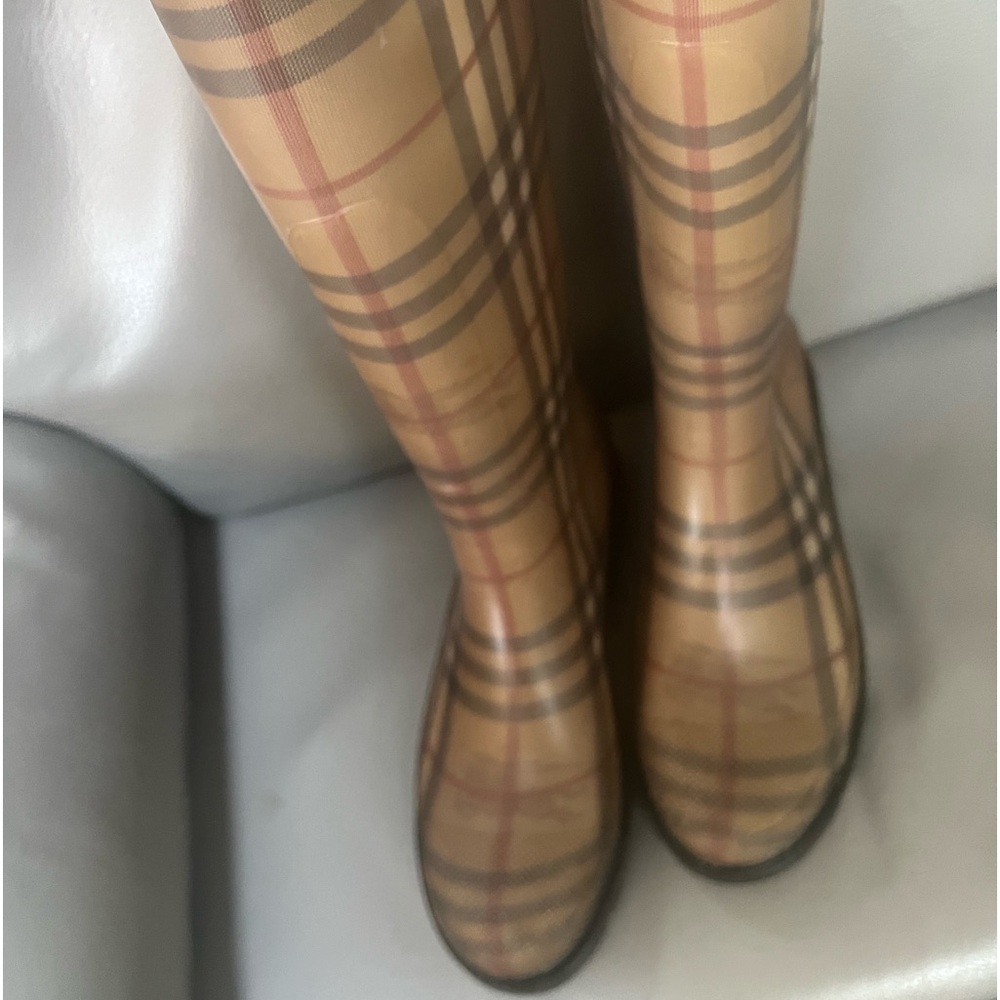 COPY - Burberry rain boots size 6 - Picture 2 of 3